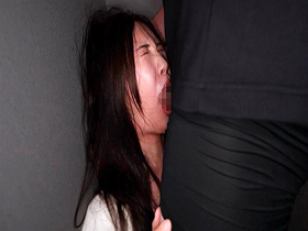 一人暮らしの美女が鬼畜犯罪集団に狙われる自宅押込み中出しレ〇プ　水端あさみ　サンプル画像03